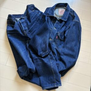 【デニムセットアップと着こなし】デニムセットアップがお洒落に見える人の共通点。上下デニムはダサい（かっこわるい）のか？