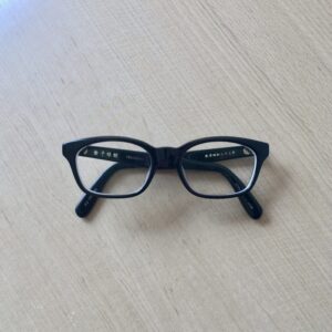 【金子眼鏡の黒縁眼鏡】クロブチメガネの着こなしとコーディネート