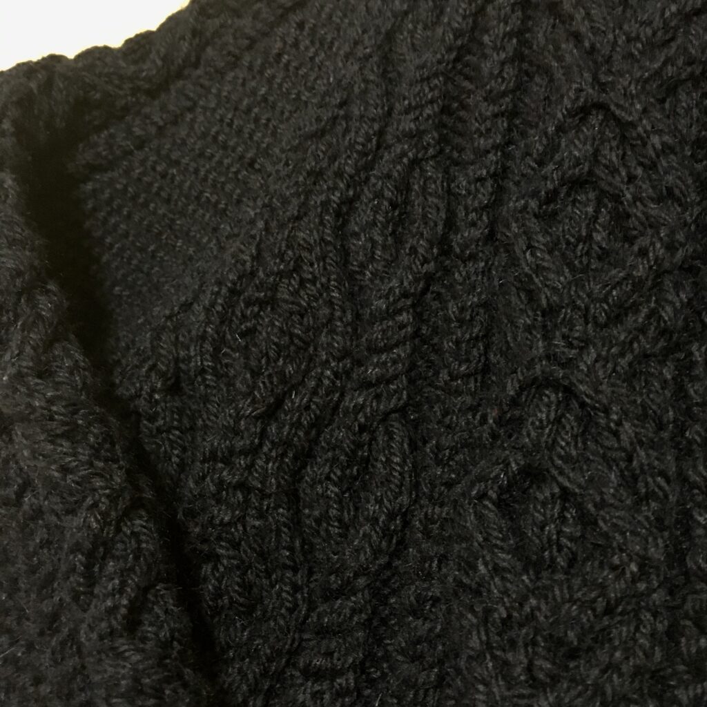 【ローゲージニットの種類とブランド】見た目にもあたたかいざっくり編みのセーターを選ぶ